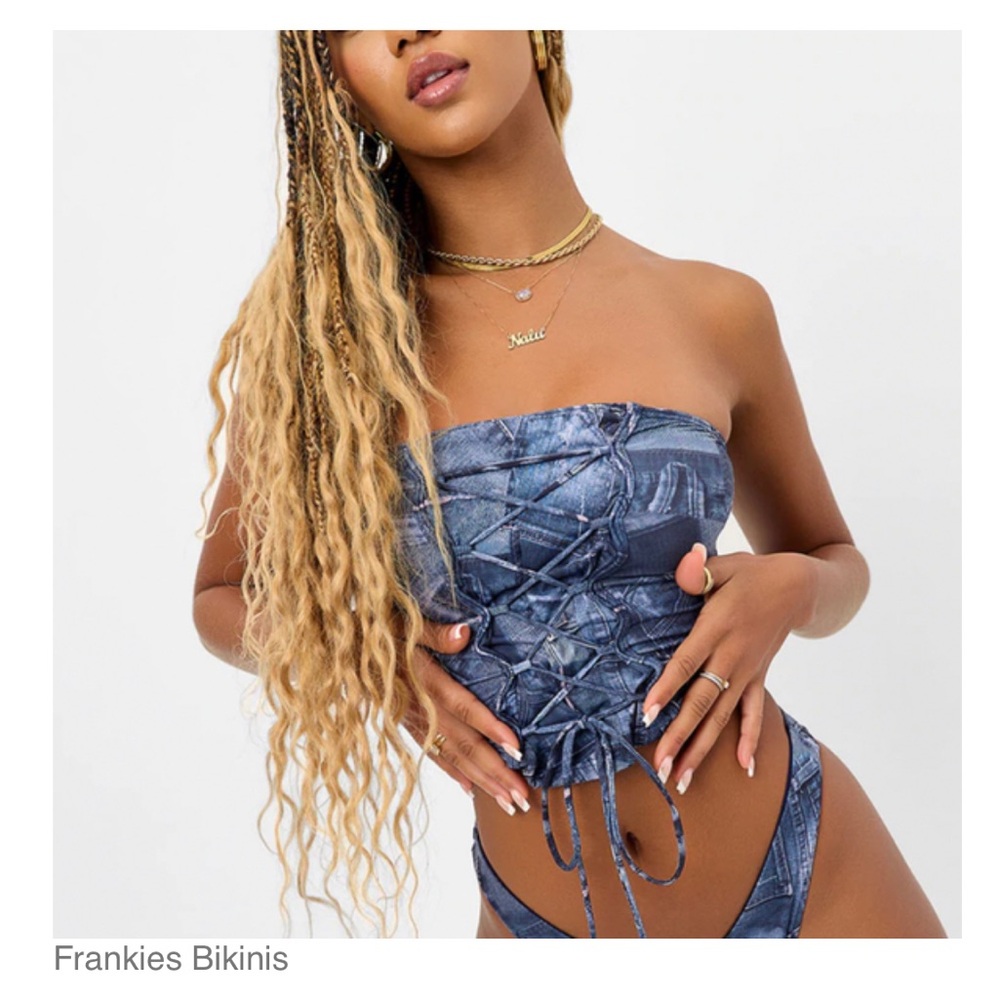 Frankie’s bikini top